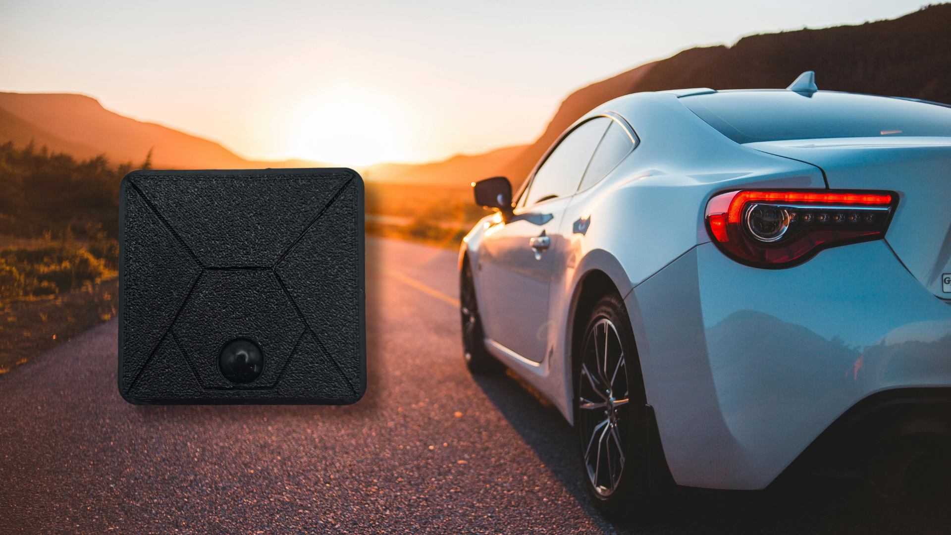 OM2P Automotive Equipment BLE Smart Tag - Compact BLE 5.2 tracker for vehicles tools and powered assets with wide voltage input